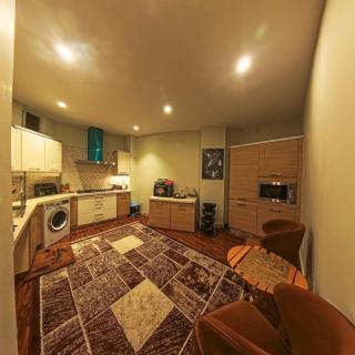 The Royal Residence Bahria town Phase 7 Rwp - 3