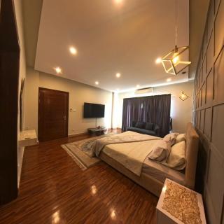 The Royal Residence Bahria town Phase 7 Rwp - 1