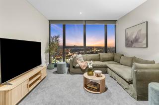 81st Floor, City & River Views, Free Car Parking - 8