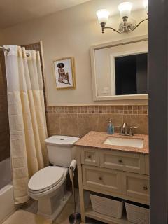 Stylish 4-bed home, Near UD & Christiana Hospital - 3