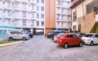 SweetLove Hideaway CITYLAND Condo 2-BR, 2-Bath, Living room, Sleeps 12, Kitchen, Free Pool, Wi-Fi, 2 Parking, View-Deck on 24F rooftop - 3