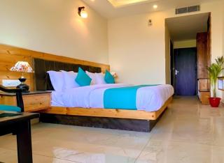 Hilltop Heaven With Scenic Mountain View - 5