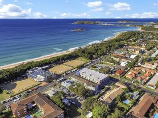 Beachside Escape with Resort Facilities Sandcastles 226 - 1