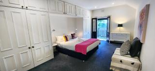 Grand Inner City Home with Secret Garden - 1