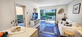 Grand Inner City Home with Secret Garden - 3