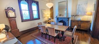 Grand Inner City Home with Secret Garden - 9