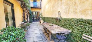 Grand Inner City Home with Secret Garden - 7