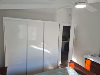 Fully Self Contained Guesthouse Retreat - 2