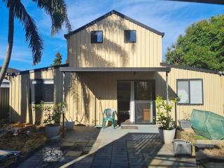 Fully Self Contained Guesthouse Retreat - 9