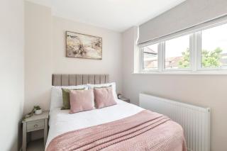 Elegant 3BR Flat in London - 7