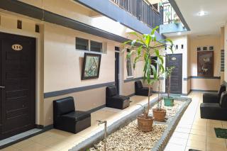 Naratas Hotel Cisarua Puncak Mitra RedDoorz - 8