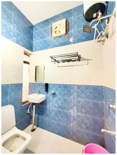 PREMIUM HOTEL MATE-SH-WARI - 500M FROM SHREE RAMJANAM BHOOMI - A Luxurious Stay With Free Parking- Wi-fi & Great Hospitality - 8