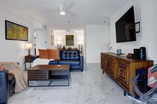 Modern Plaza Villas Oasis - Alice Lodging - 2