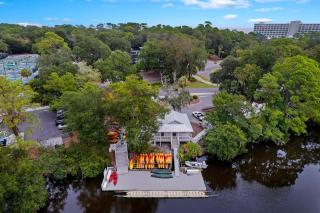 674 Queen's Grant - 2