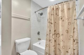 536 Queen's Grant - 1