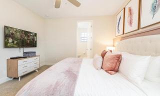 Energetic 6 Bdrm Home with Games Room at Encore - 9