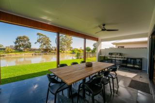 Riverfront 10 min to The Bend - 0