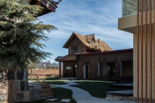 Tennessee Moutain Lodge - A Luxury Farmstay with Jade Dragon Views-Baisha Village Branch-Organize Outdoor Sports & English Services & Breakfast and Afternoon Tea&Tickets Reservation Services - 7