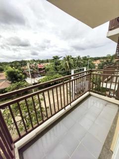 Stylish Condo Stay with Pool, Balcony and near Airport - 2