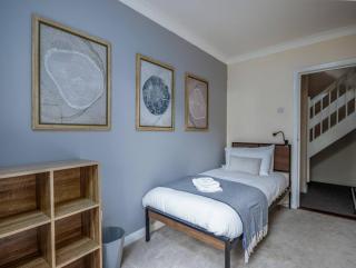 Great Views, Fast Wifi & Driveway Parking - 5