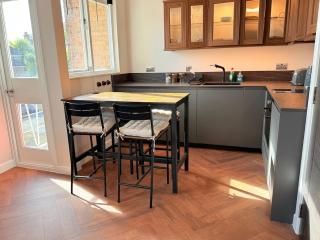 Central apartment 5 mins Putney tube station - 6
