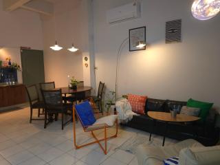 Dramatic Exit Bangkok - Cozy loft style near Suvarnabhumi Airport - 0