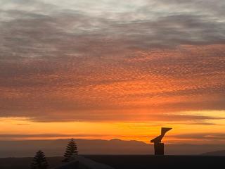 Modern Sea View Home - 8