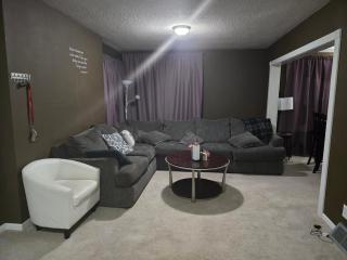 Spacious and Cozy 4-Bedroom Home in the heart of MSP - 5