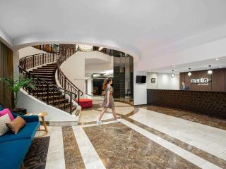 Mantra on Russell - 9