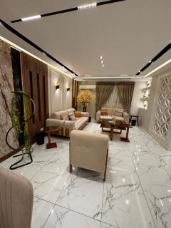 شقة فندقية فاخرة الدقي 4 غرف نوم Dokki 4 Bedroom Luxury Hotel Apartment - 3