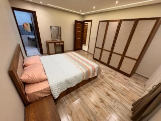 شقة فندقية فاخرة الدقي 4 غرف نوم Dokki 4 Bedroom Luxury Hotel Apartment - 2