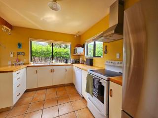 Tatahiti Haven - Sea Views & Classic Kiwi Charm - Tata Beach - 8