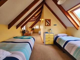 Tatahiti Haven - Sea Views & Classic Kiwi Charm - 6