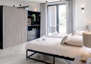 4-bed Apartment Kitchen Free Parking - 9