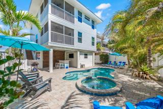 Found Your Sol Mate Gorgeous Home w Pool Spa Steps to Bean Point Dogs OK - 0