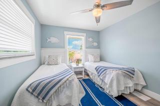 Found Your Sol Mate Gorgeous Home w Pool Spa Steps to Bean Point Dogs OK - 4