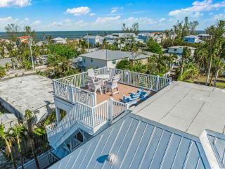 Sea La Vie - Custom 3BR Home W Heated Pool Spa Rooftop Deck On Anna Maria Island - 4