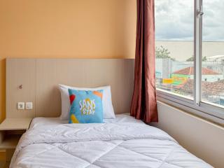 Sans Stay Harmoni 88 Ambarukmo Plaza Yogyakarta - 3