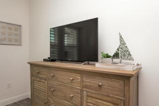 Sunset Margarita - Luxury Condo Lanai Pool Beach Gear Bikes Dogs OK 5 Mins to Gulf Beaches - 3