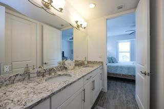 Sunset Margarita - Luxury Condo Lanai Pool Beach Gear Bikes Dogs OK 5 Mins to Gulf Beaches - 1