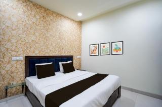 Collection O Satya Sai Square Formerly Hotel Crystal Inn - 8