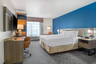 Comfort Inn & Suites Sheboygan I-43 - 1