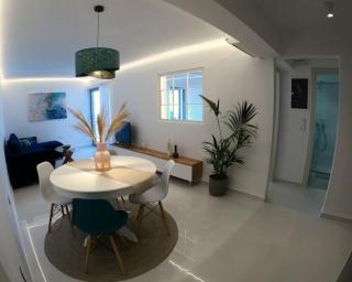 Amelia luxury beachfront apartment near airport - 9