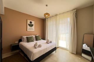 The Golden Atrium 3BDR Pool View Free Pool & Beach Access - 6