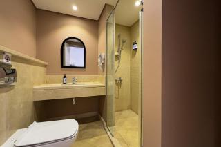 The Golden Atrium 3BDR Pool View Free Pool & Beach Access - 1