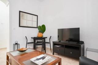 Bright Apartment in Seville with Private Garden - 7