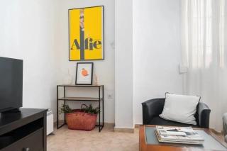 Bright Apartment in Seville with Private Garden - 3