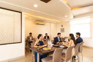 FabHotel Signature Inn - 6