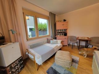 Garden studio with kitchenette - 9