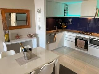 Circle on Cavill Escape - 4